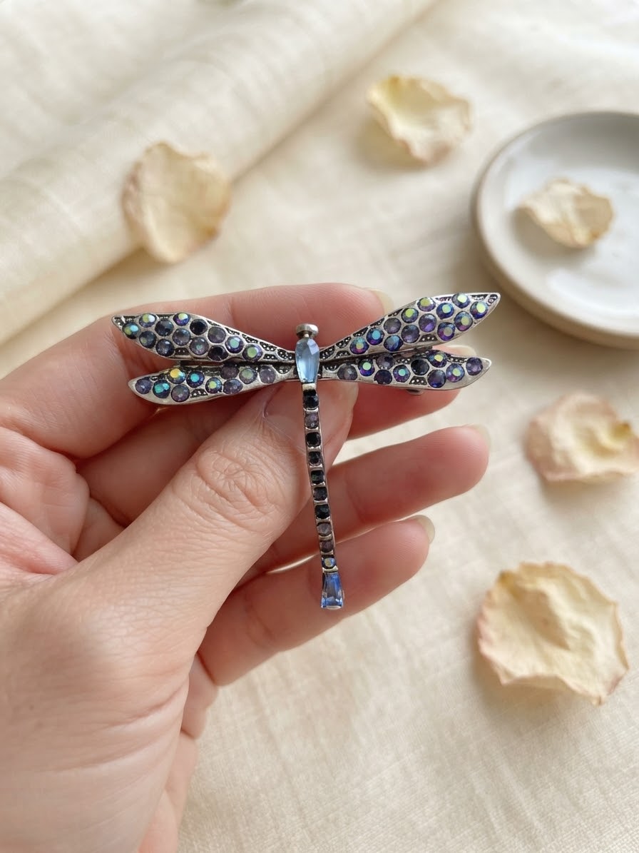 Silver colorful bee brooch pin