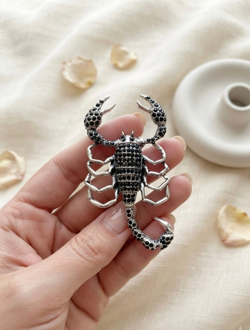 Personality cool style Scorpion brooch
