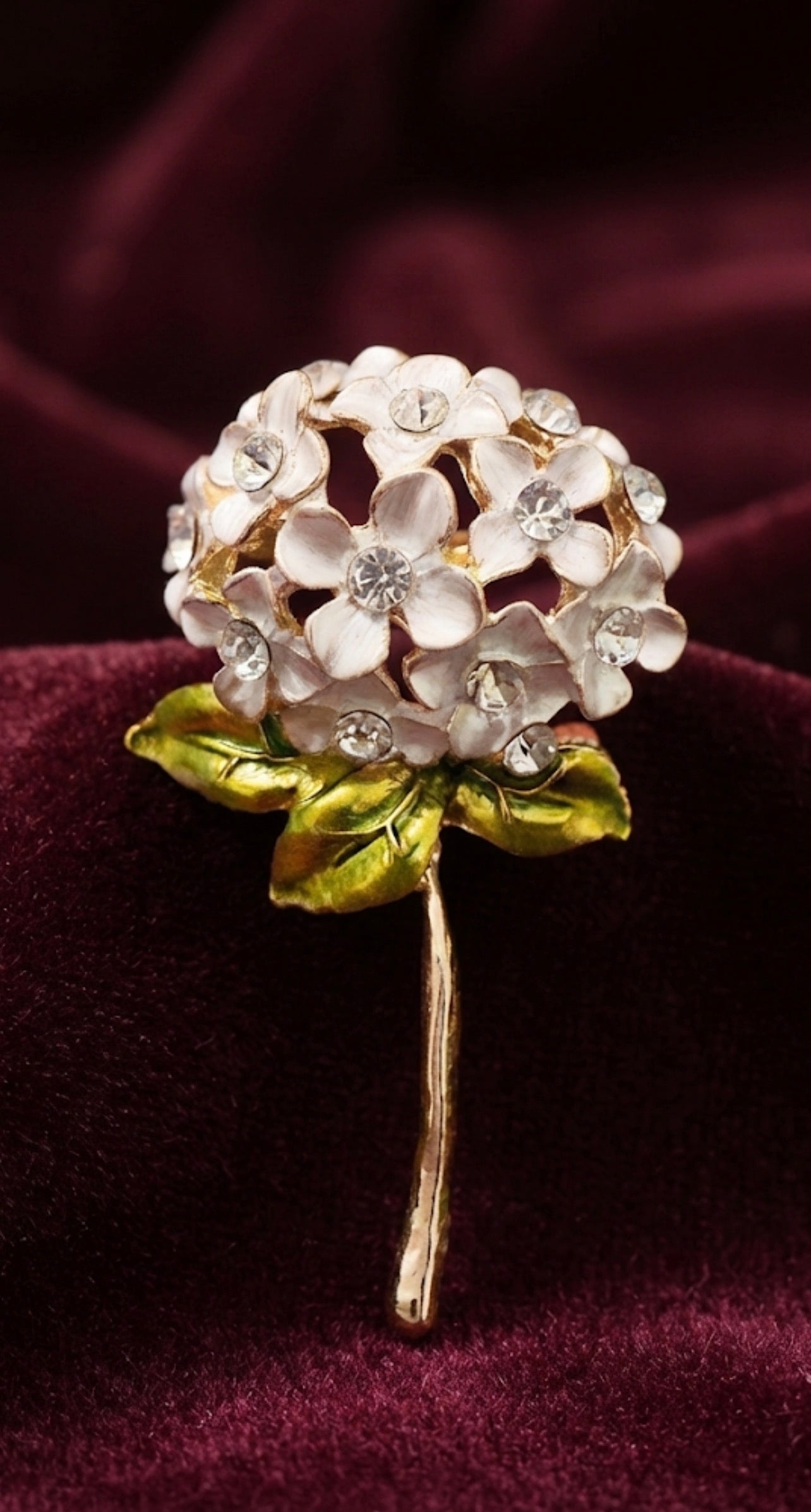 Hydrangea Flower Brooch in Gold
