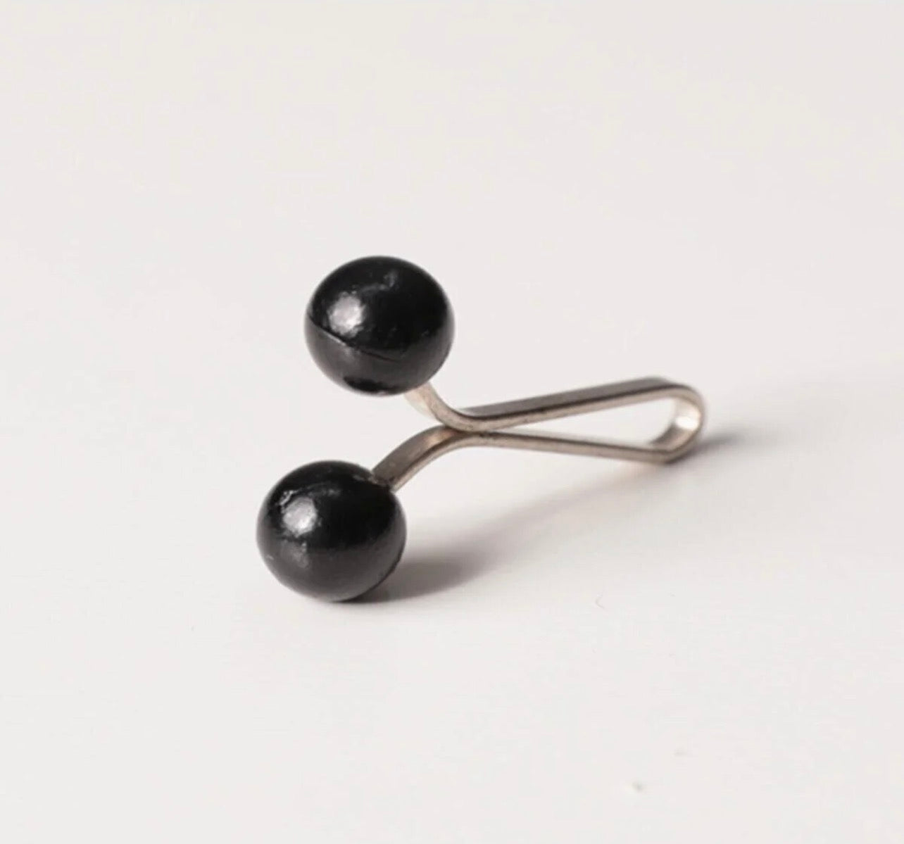 1 turkish clip black pin
